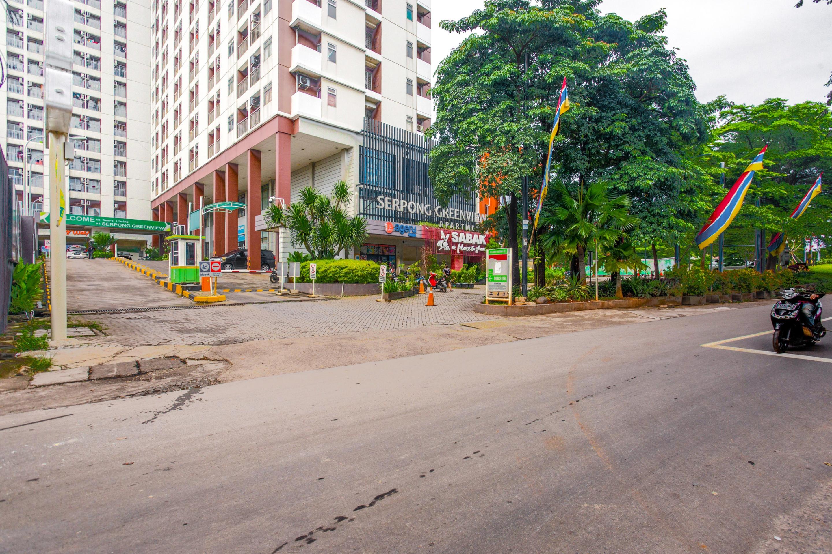 Oyo 2582 Apartemen Serpong Green View Tangerang Exterior foto