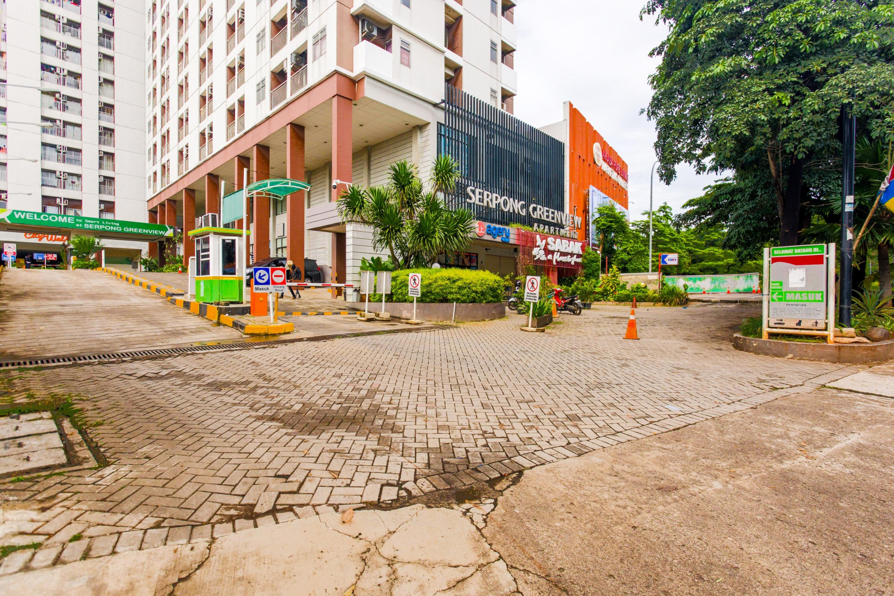 Oyo 2582 Apartemen Serpong Green View Tangerang Exterior foto